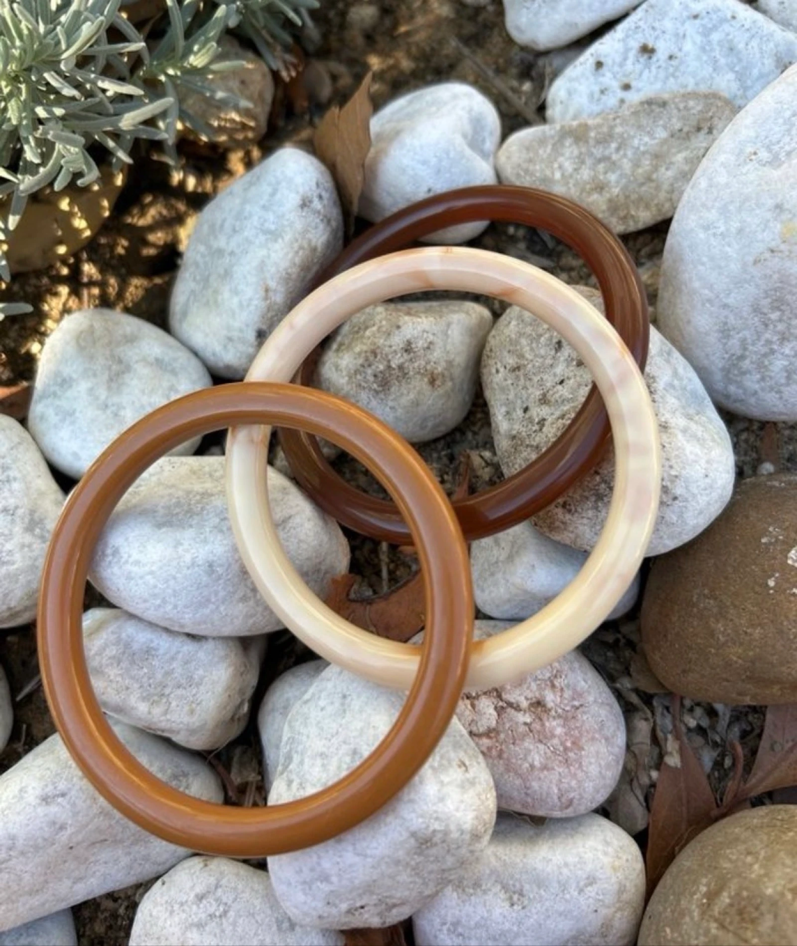 3 fine horn resin bangles, caramel and coffee – photo 3